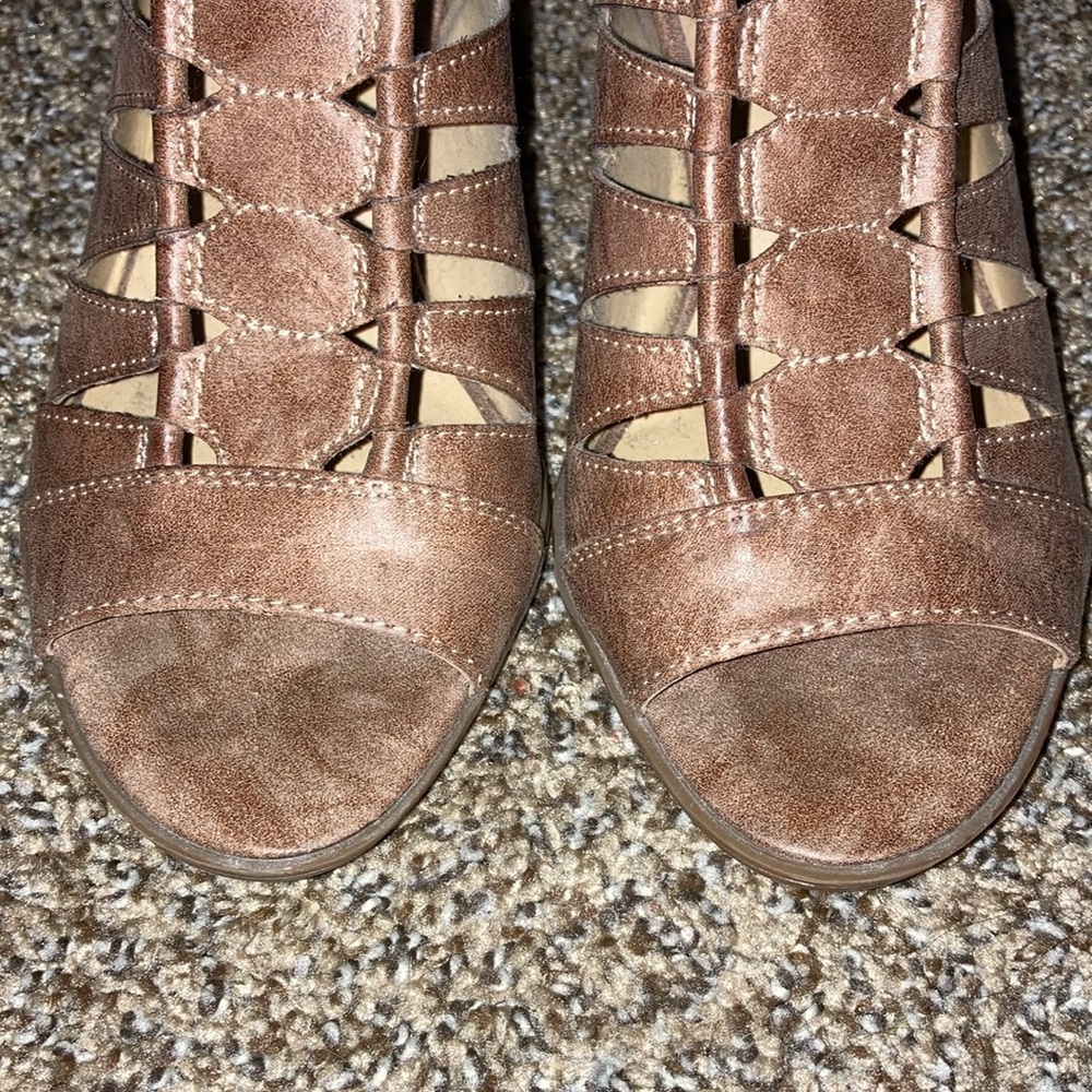 Naturalizer Heels - Picture 6 of 6